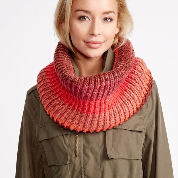 Caron - Free Downloadable Pattern - Cozy Knit Cowl