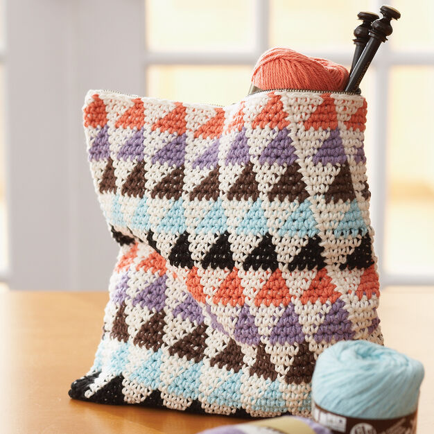 Lily Sugar ‘N Cream - Free Downloadable Pattern - Crochet Totally Triangles Bag