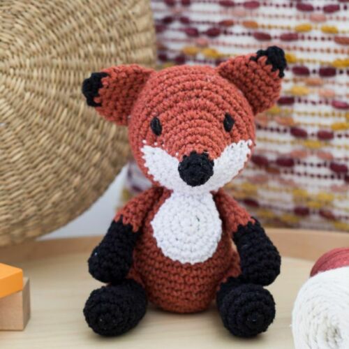 Hoooked - Crochet Kit - Fergie the Fox